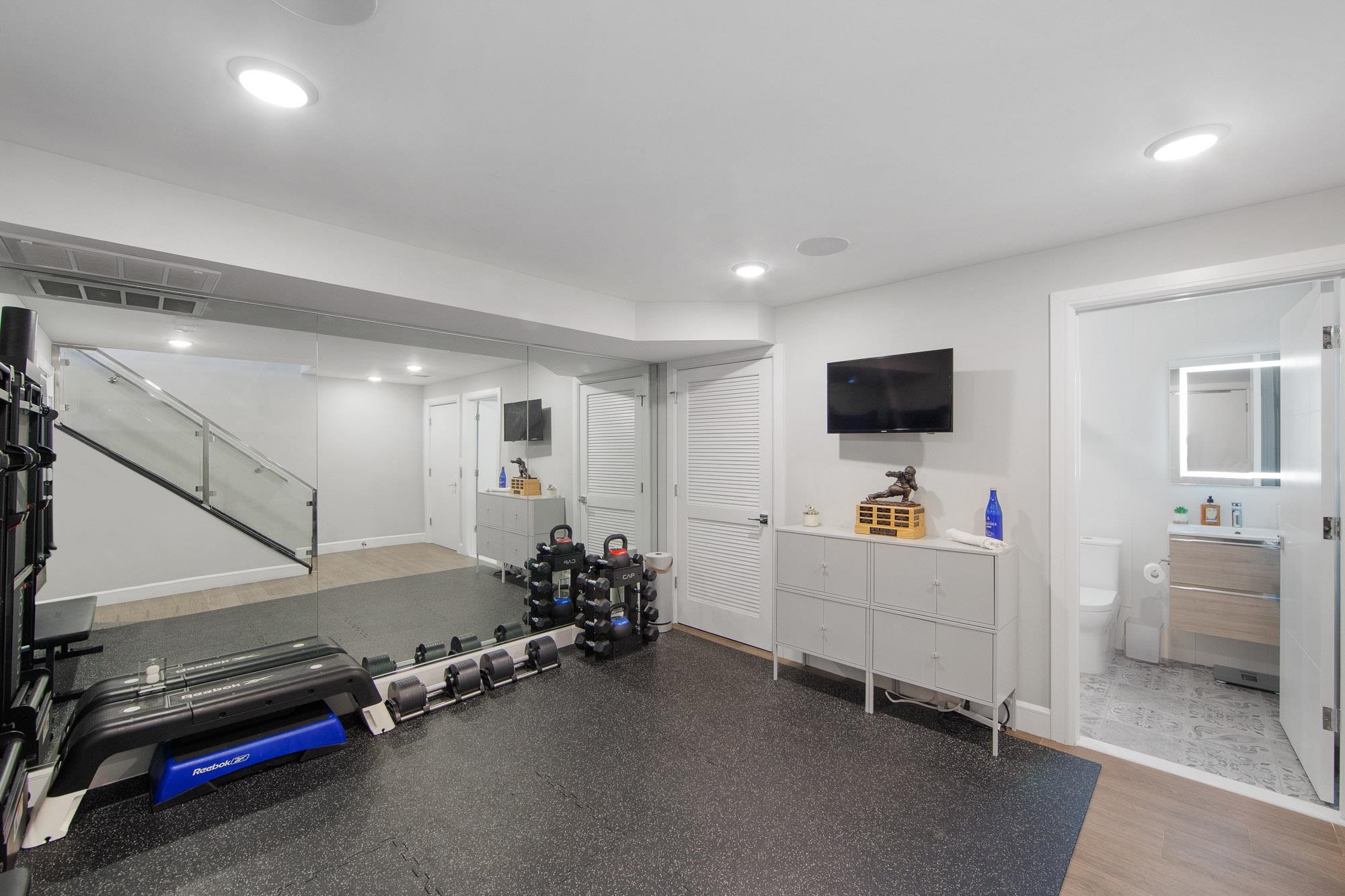 606 UNDERCLIFF AVE