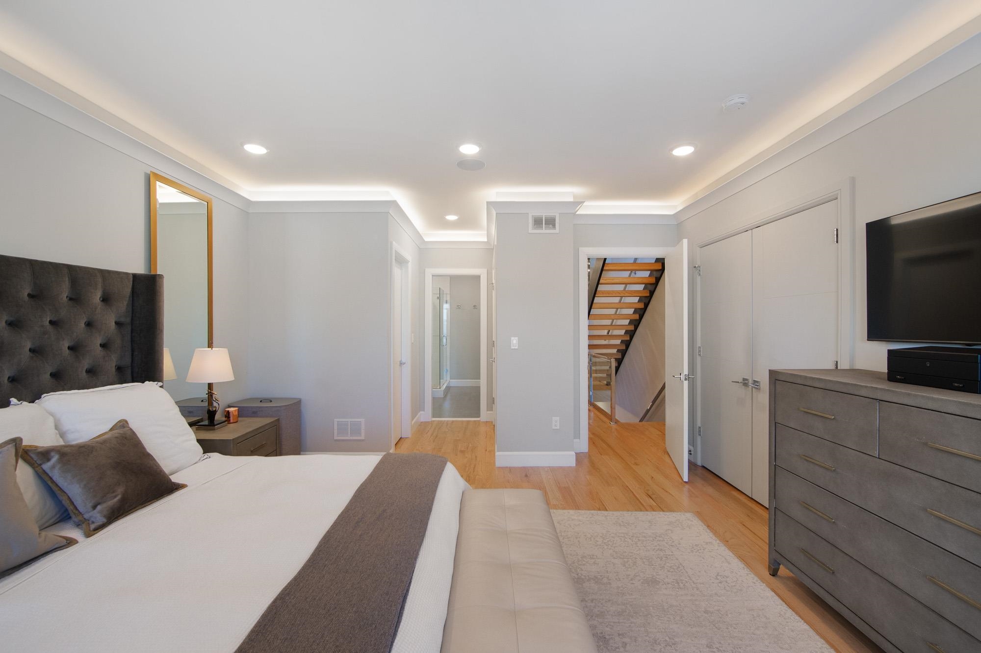 606 UNDERCLIFF AVE