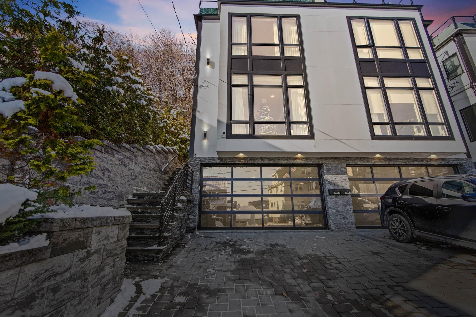 606 UNDERCLIFF AVE