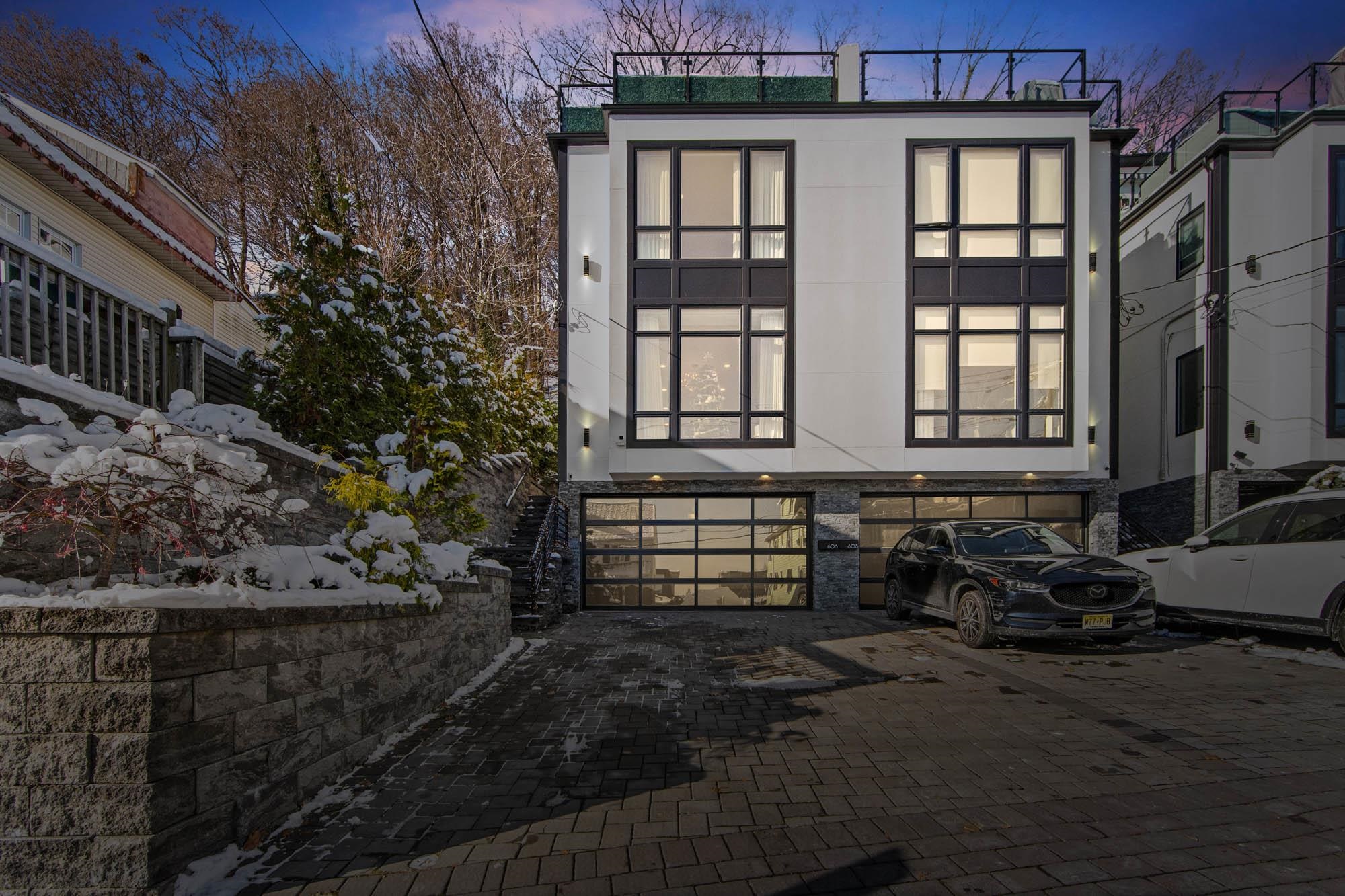 606 UNDERCLIFF AVE