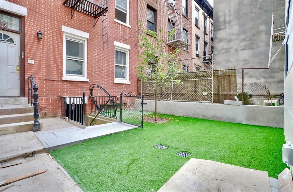 517 WILLOW AVE Unit: 3R