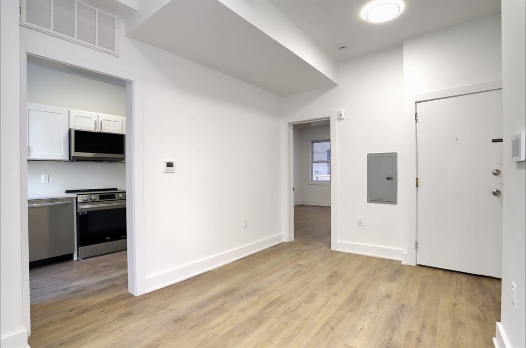 517 WILLOW AVE Unit: 3R