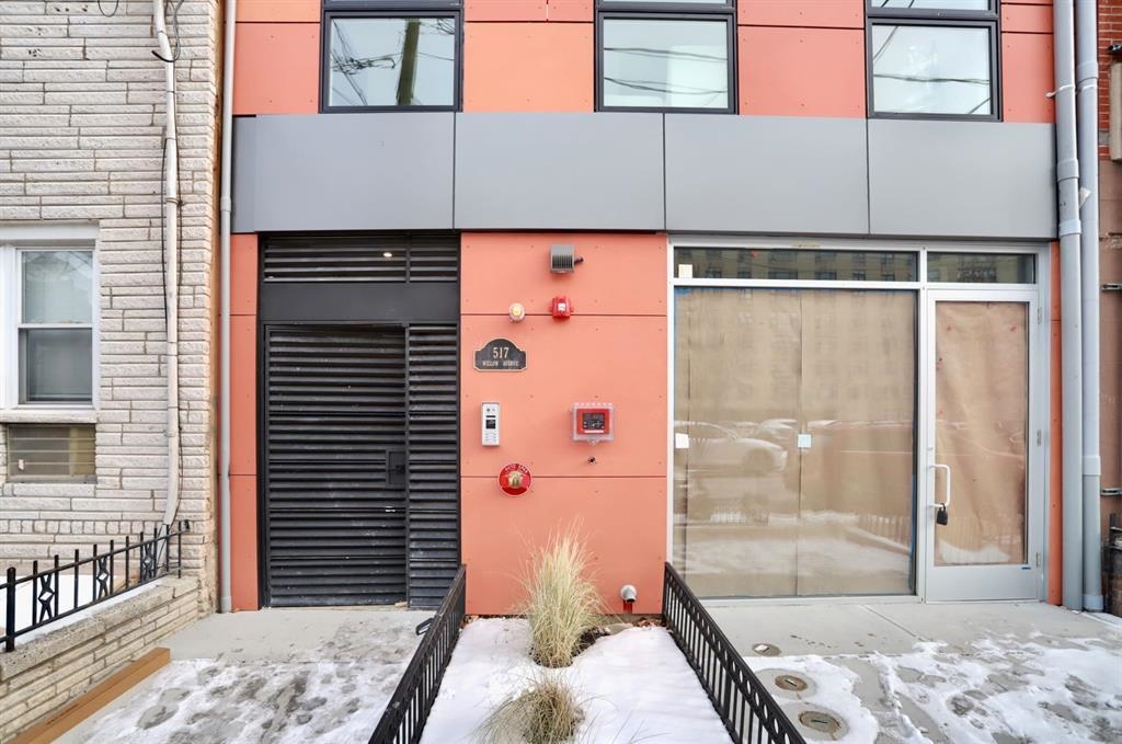 517 WILLOW AVE Unit: 3R
