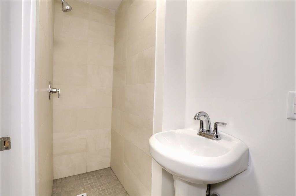 517 WILLOW AVE Unit: 3R