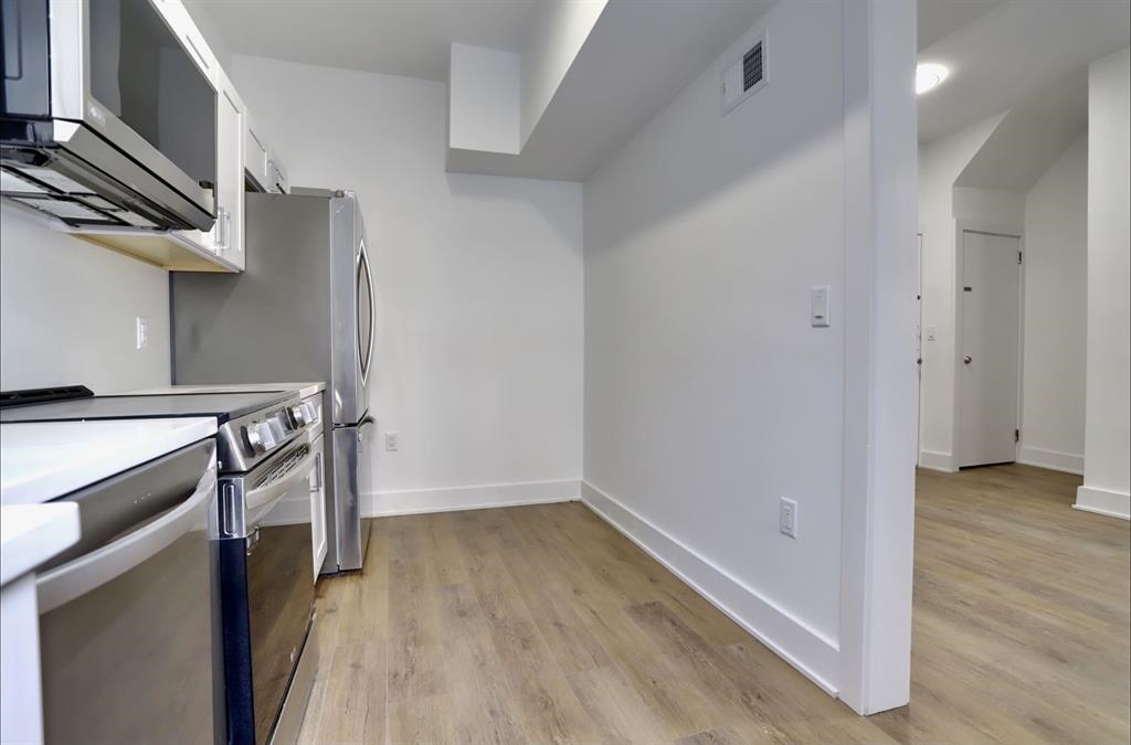 517 WILLOW AVE Unit: 3R