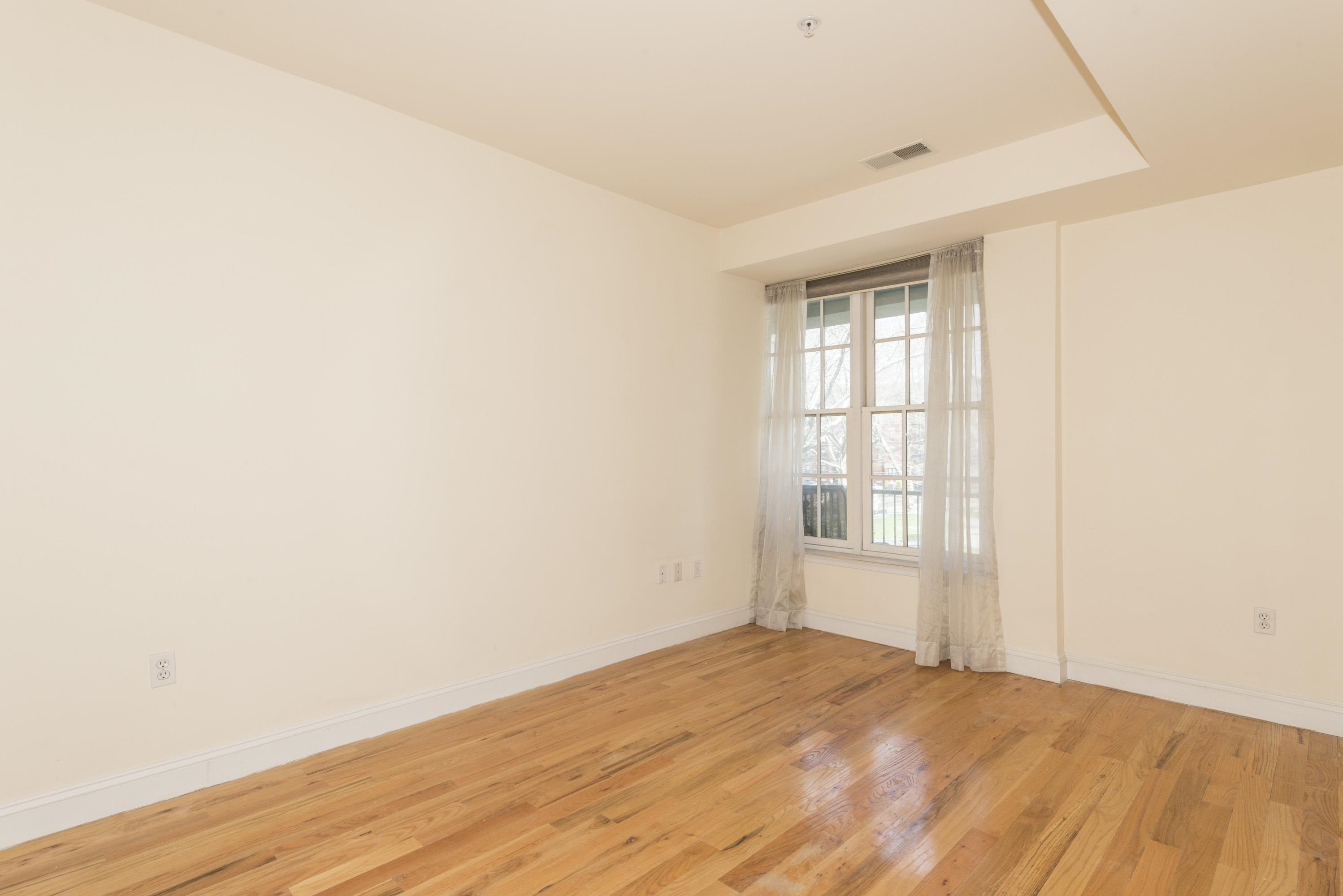 402 9TH ST Unit: E3J