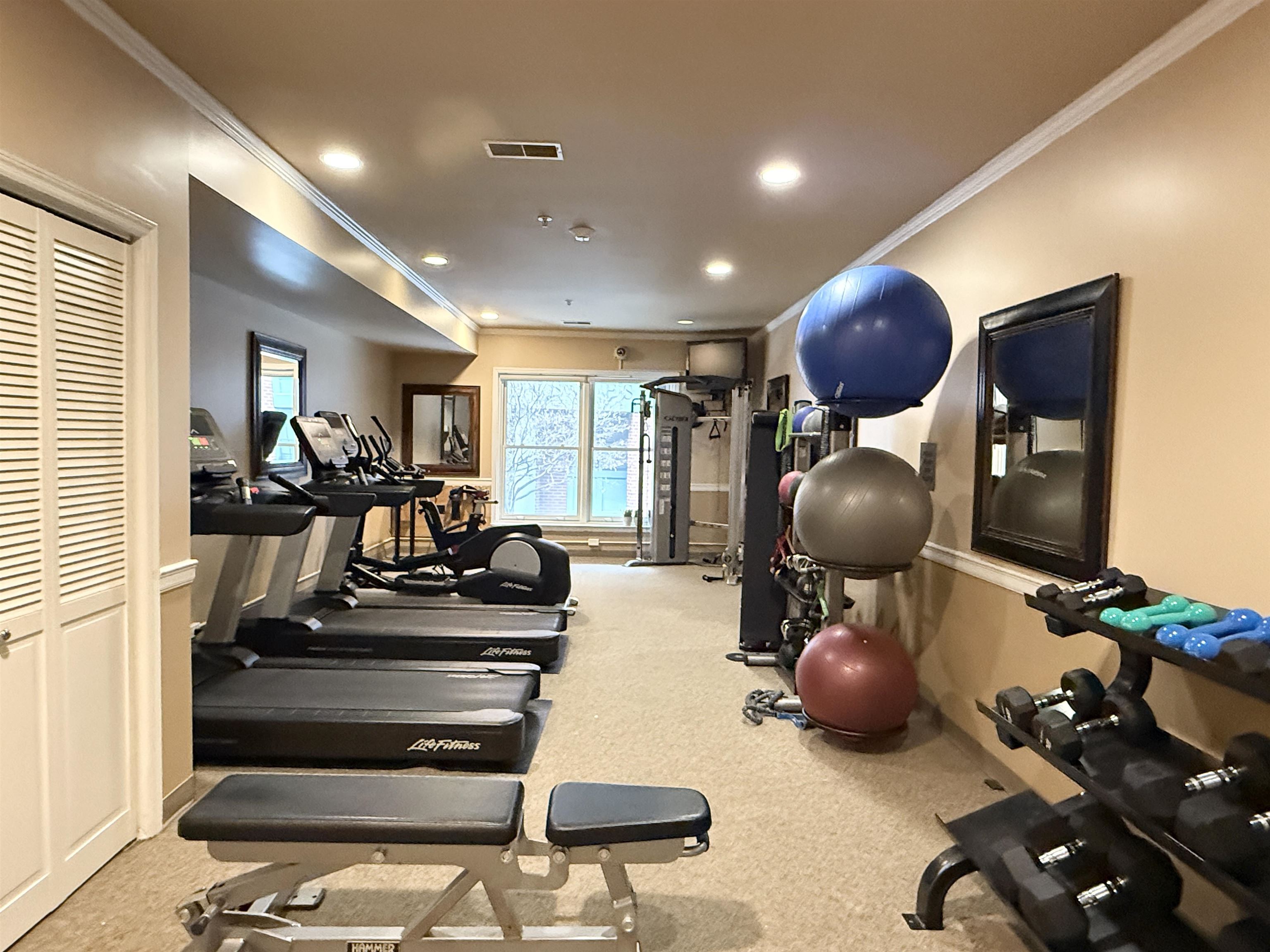 402 9TH ST Unit: E3J