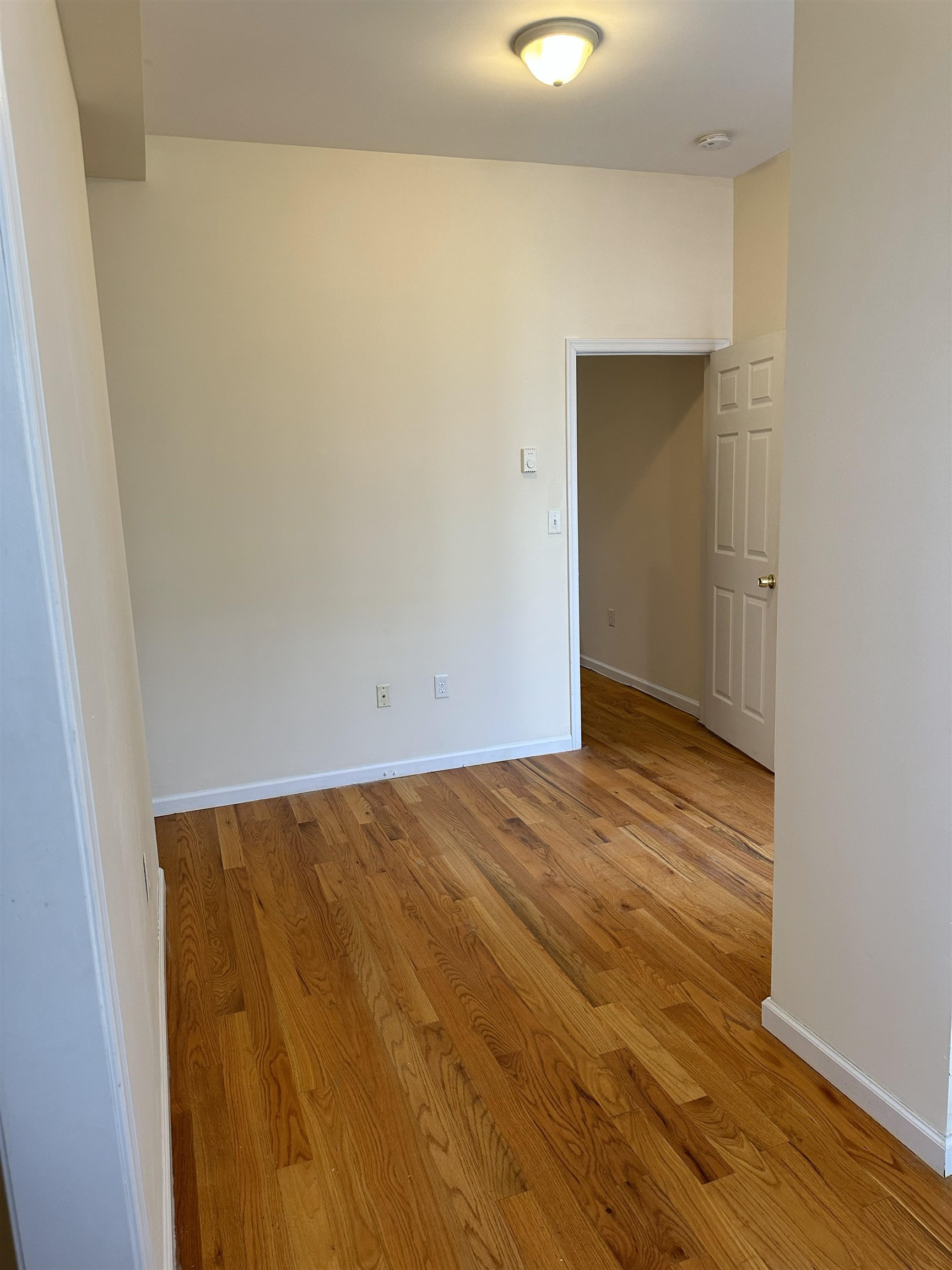 942 WILLOW AVE Unit: 2L