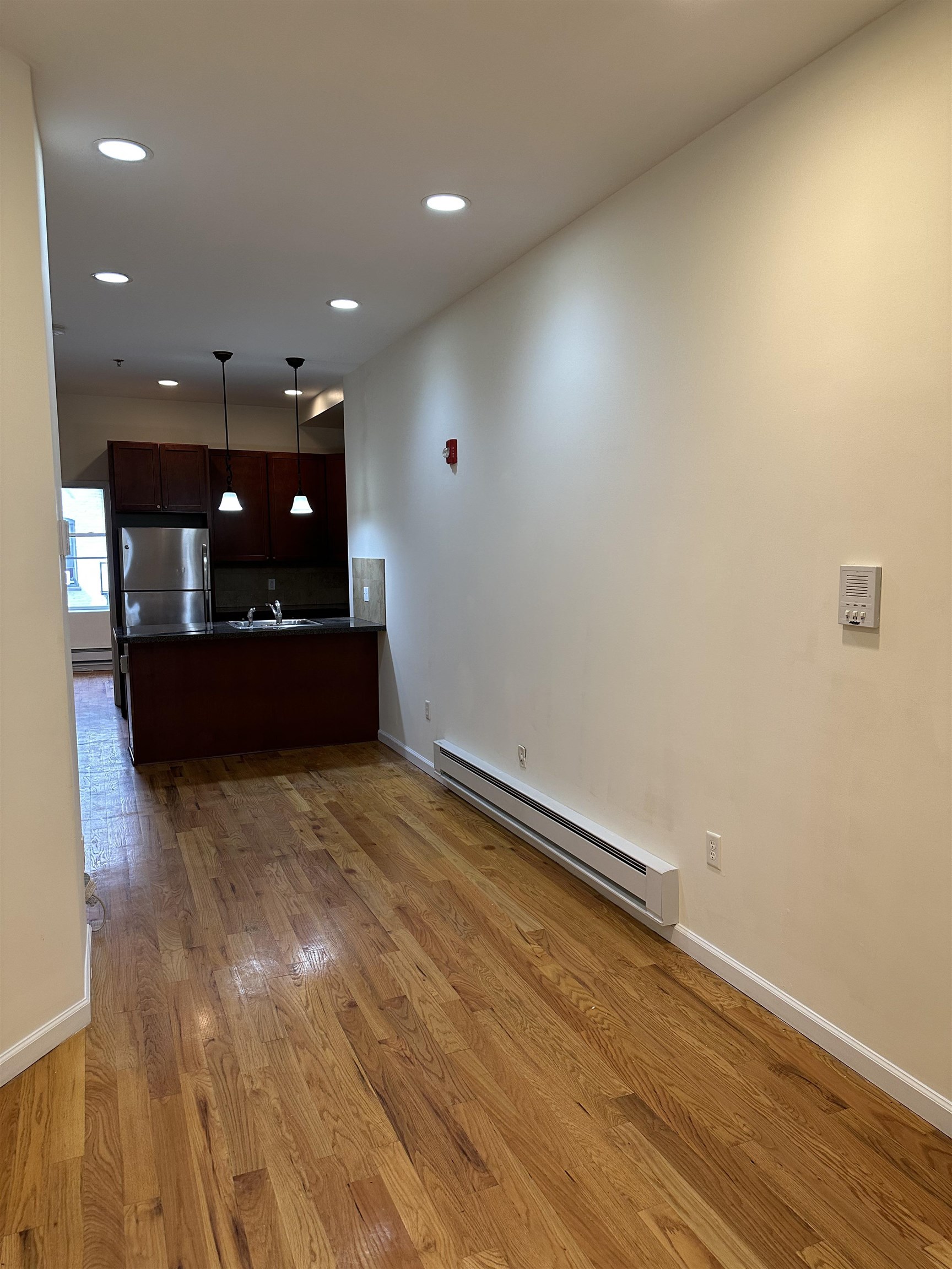 942 WILLOW AVE Unit: 2L
