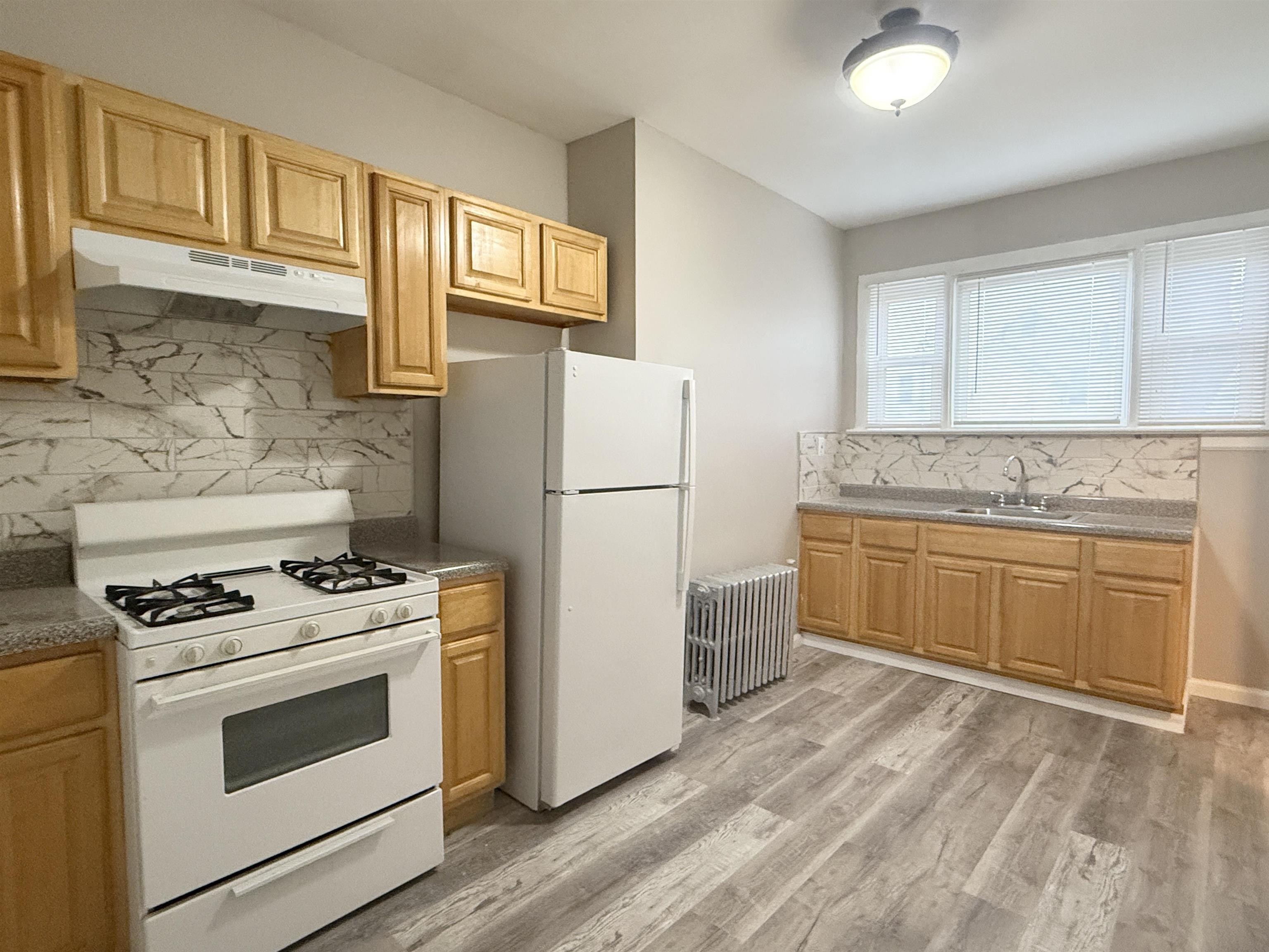 294 VIRGINIA AVE Unit: 1