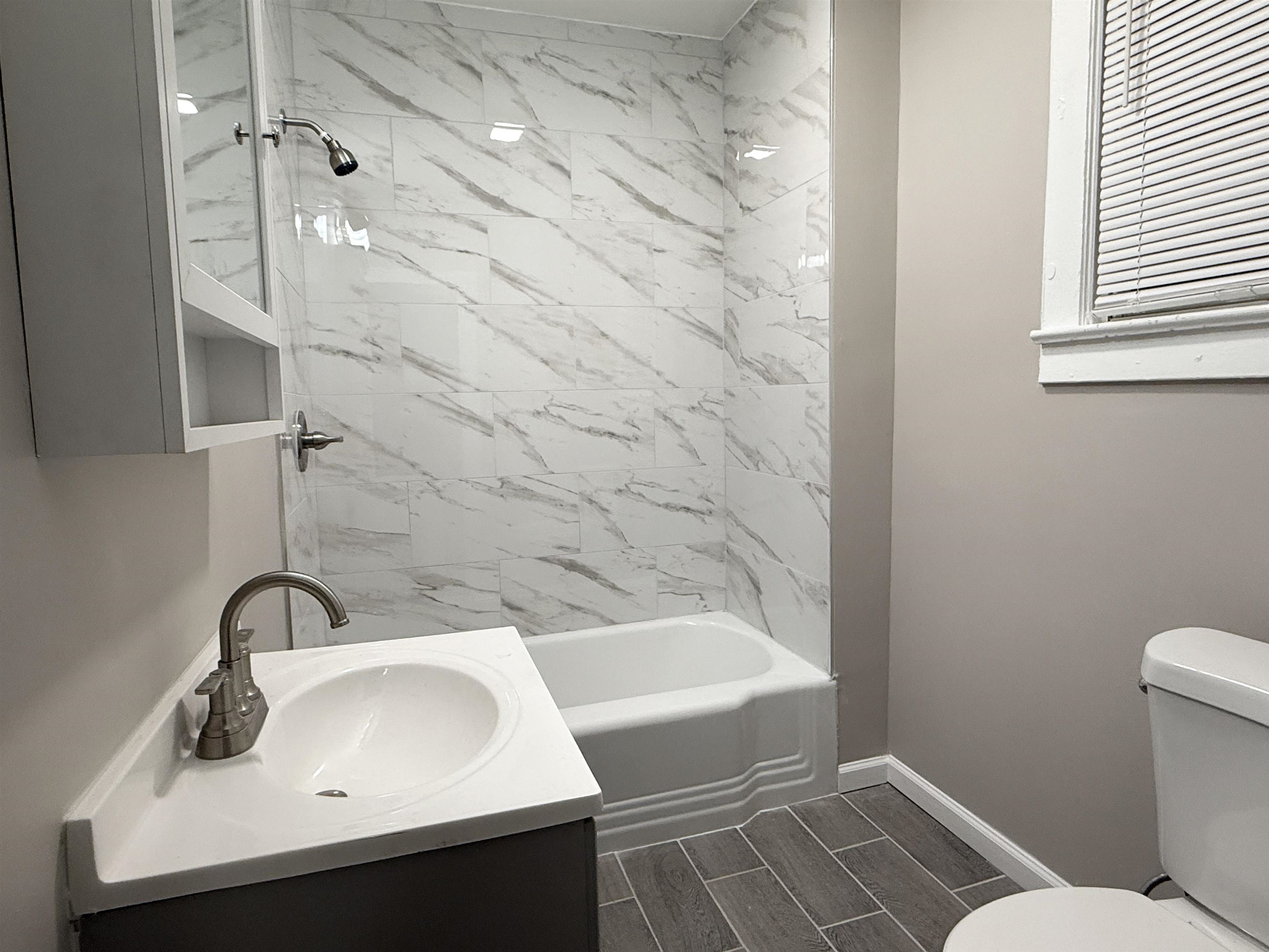 294 VIRGINIA AVE Unit: 1