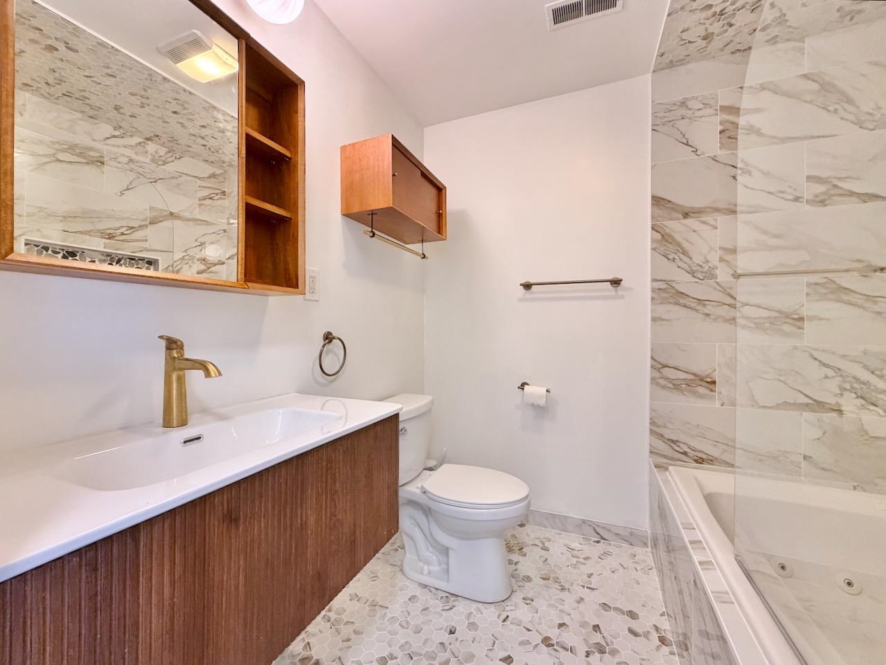 126 OGDEN AVE Unit: PH