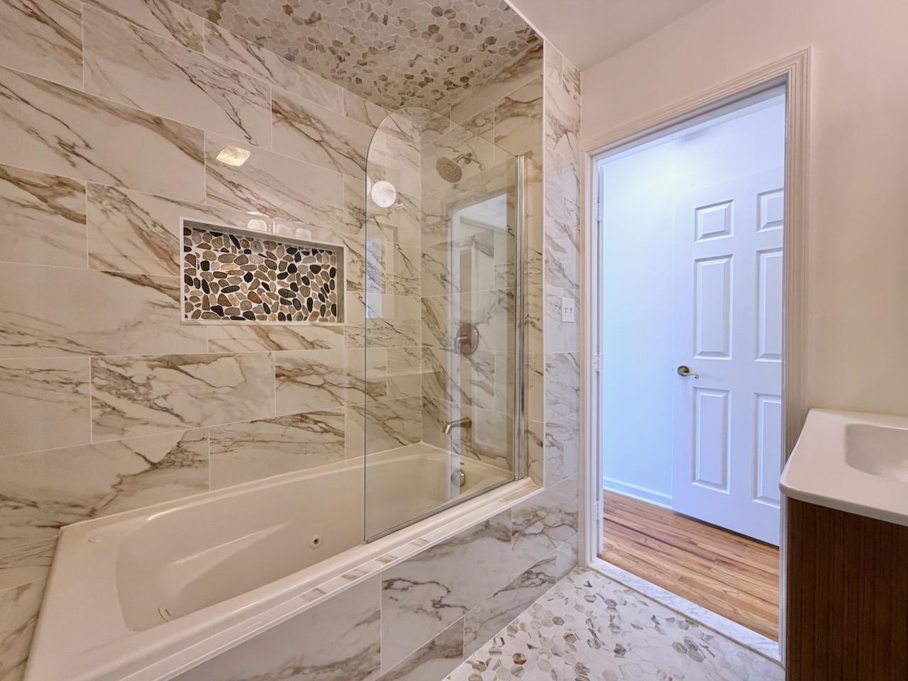 126 OGDEN AVE Unit: PH