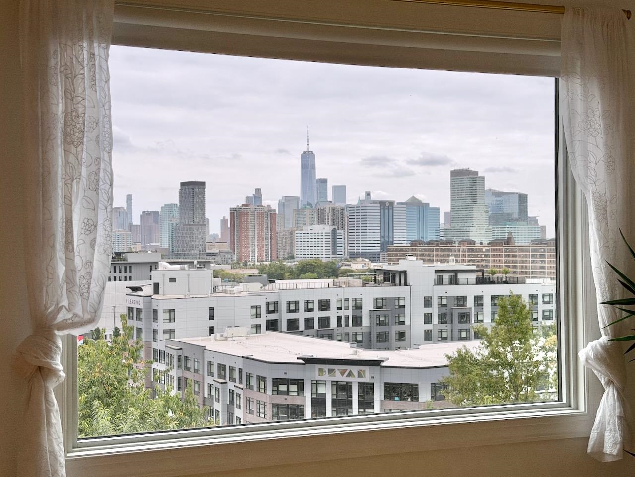 126 OGDEN AVE Unit: PH