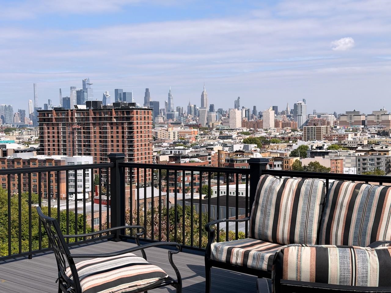 126 OGDEN AVE Unit: PH