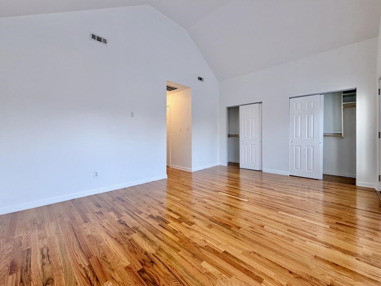 126 OGDEN AVE Unit: PH