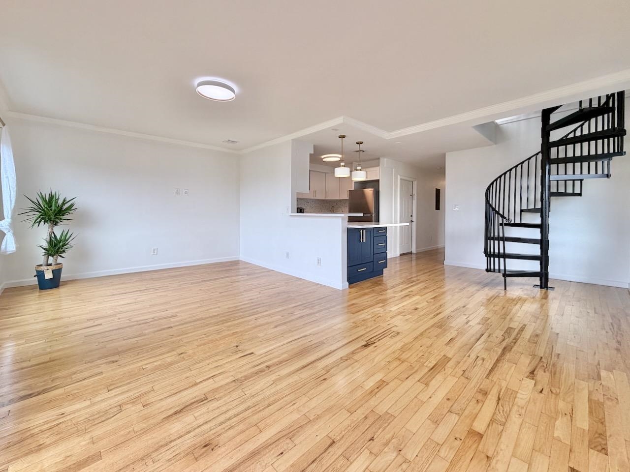 126 OGDEN AVE Unit: PH