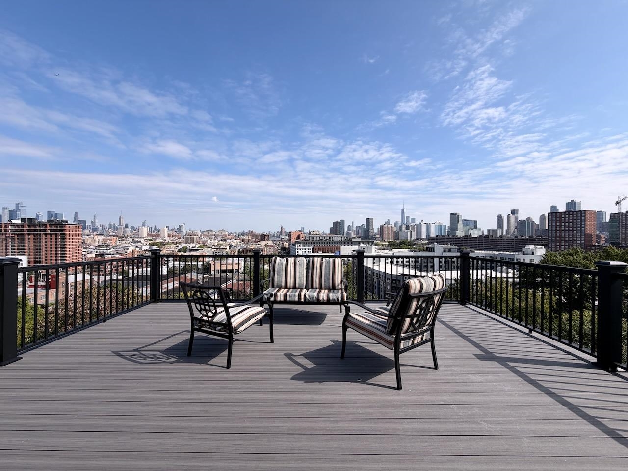 126 OGDEN AVE Unit: PH