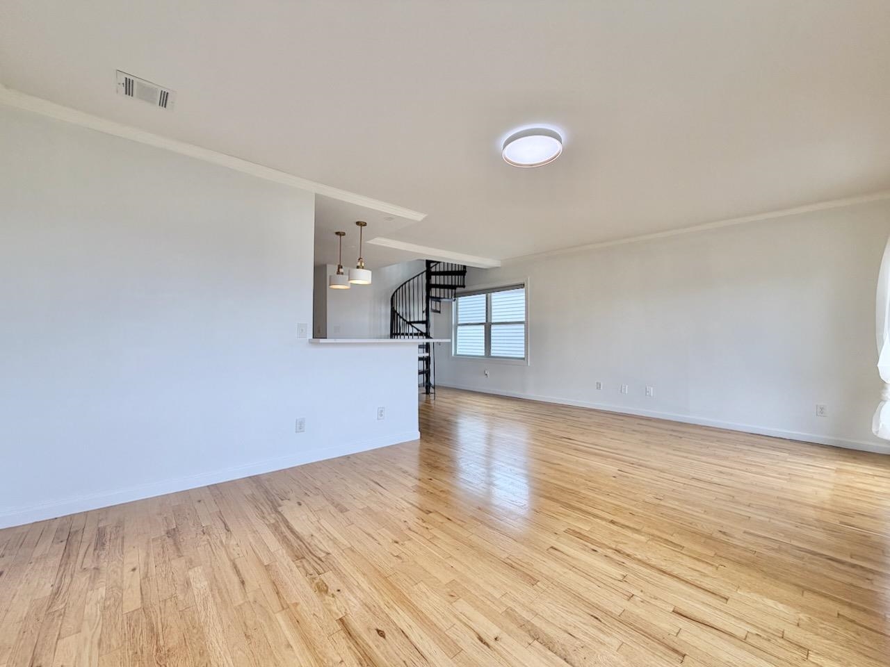 126 OGDEN AVE Unit: PH