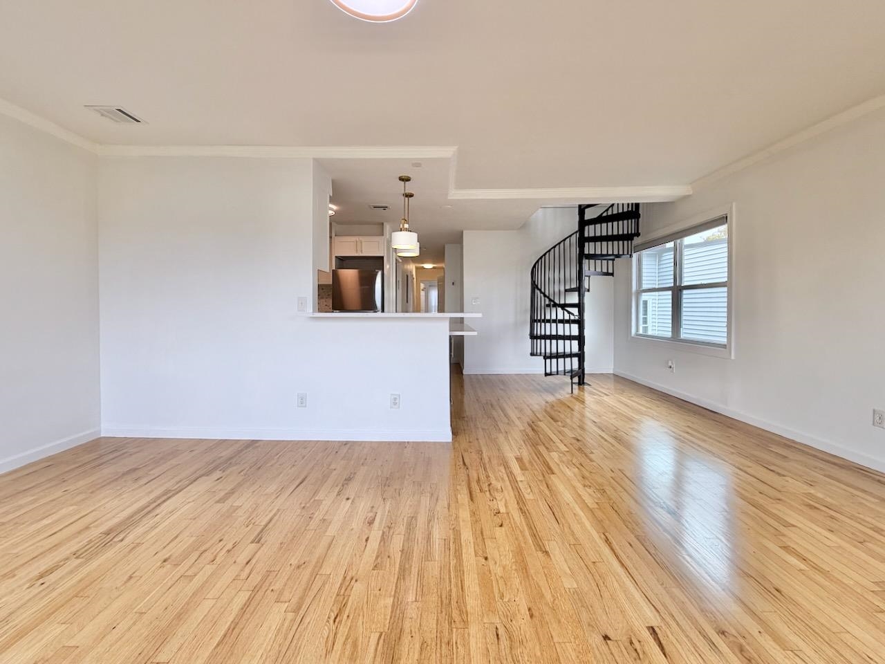 126 OGDEN AVE Unit: PH