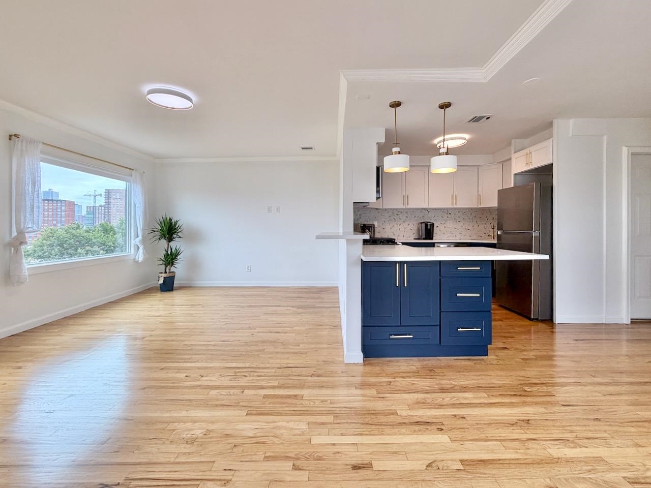 126 OGDEN AVE Unit: PH