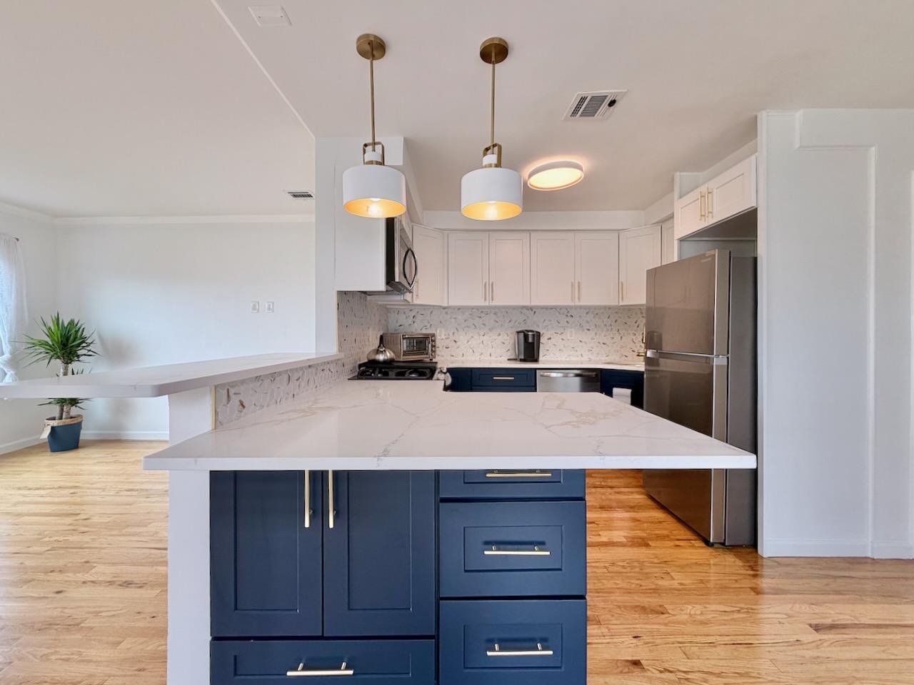 126 OGDEN AVE Unit: PH