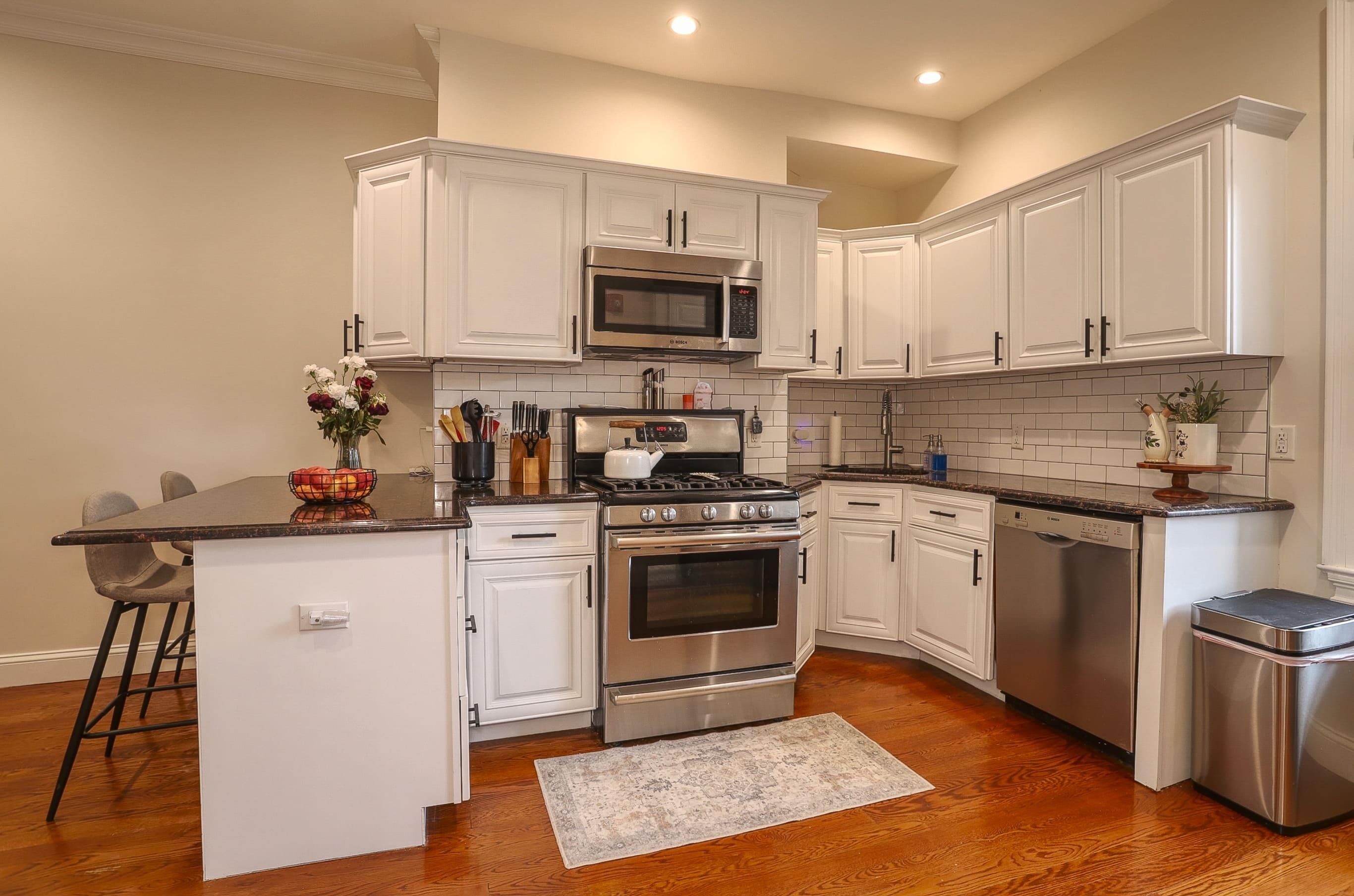 403 ADAMS ST Unit: 3