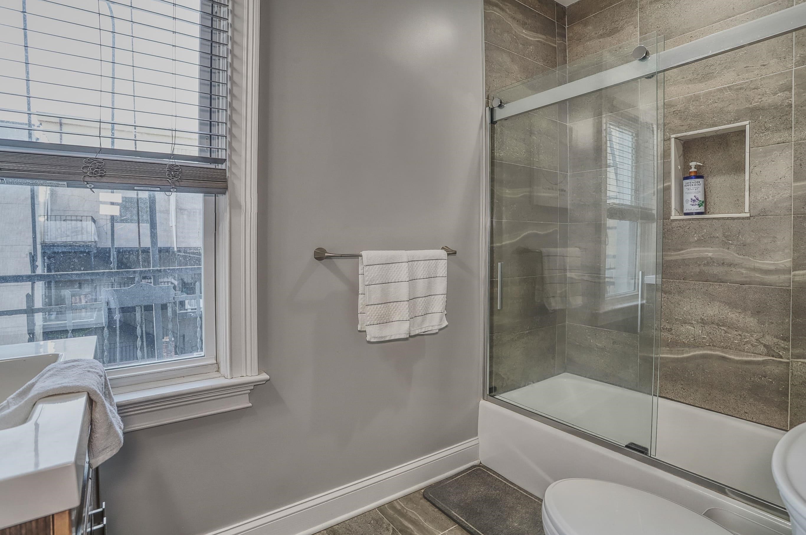 403 ADAMS ST Unit: 3