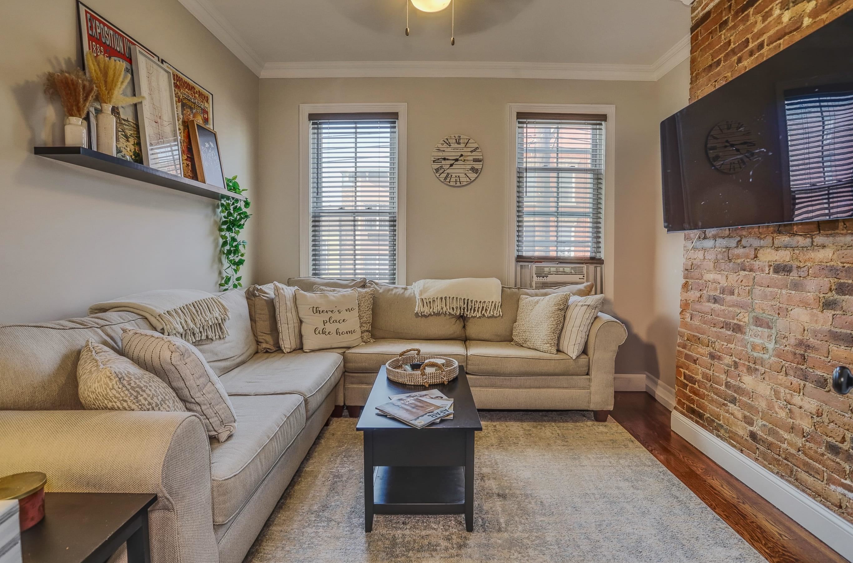 403 ADAMS ST Unit: 3