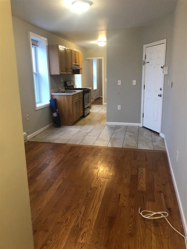 215 SUMMIT AVE Unit: 7