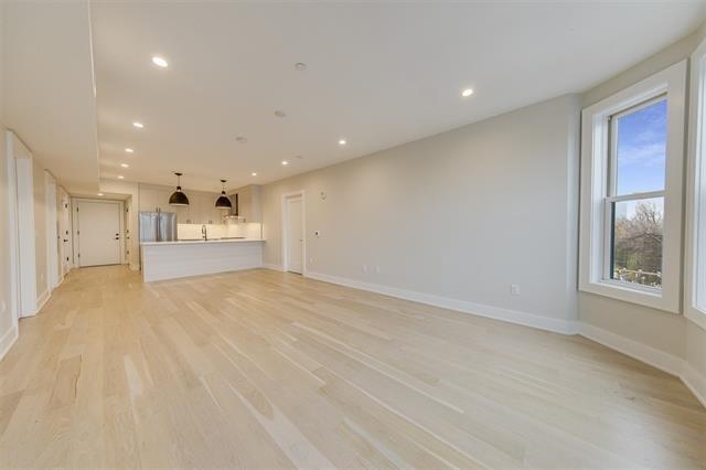 366 6TH ST Unit: 303