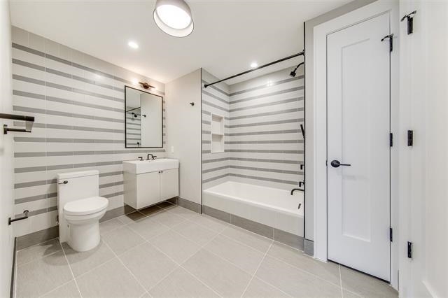 366 6TH ST Unit: 303