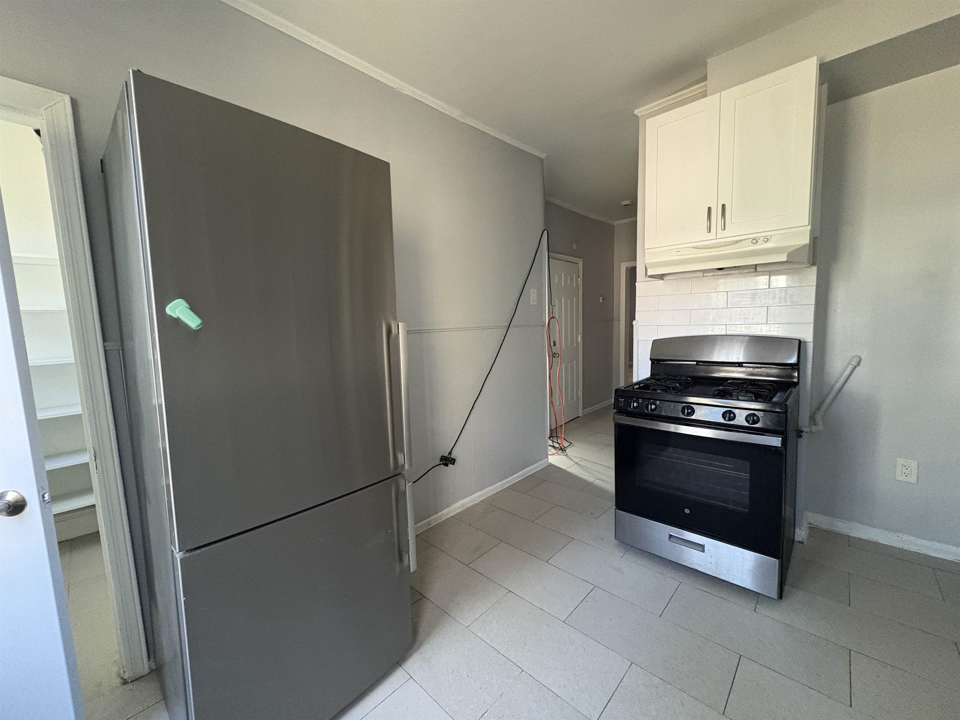 24 WEGMAN PARKWAY Unit: 1