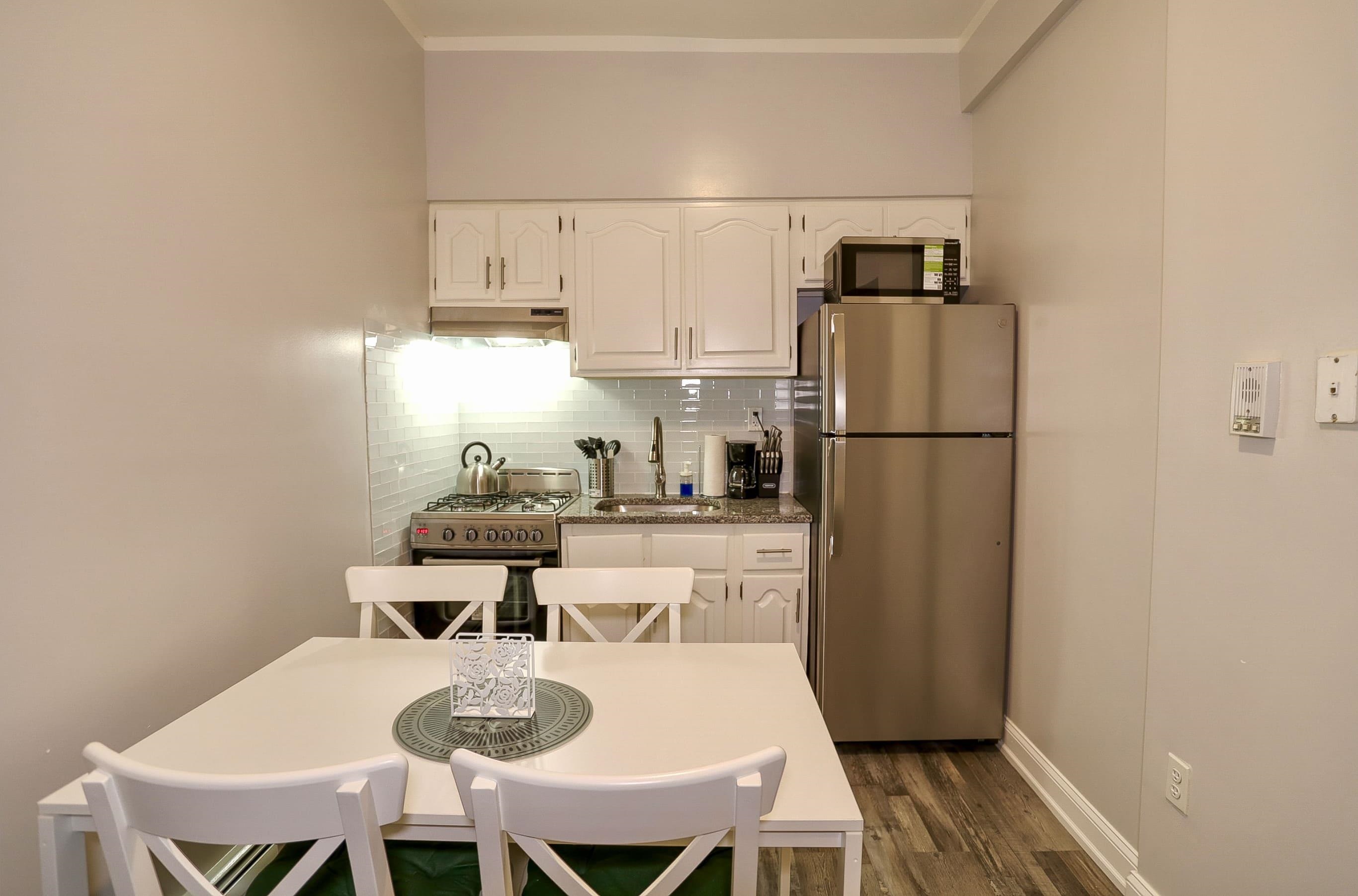 208 48TH ST Unit: 27