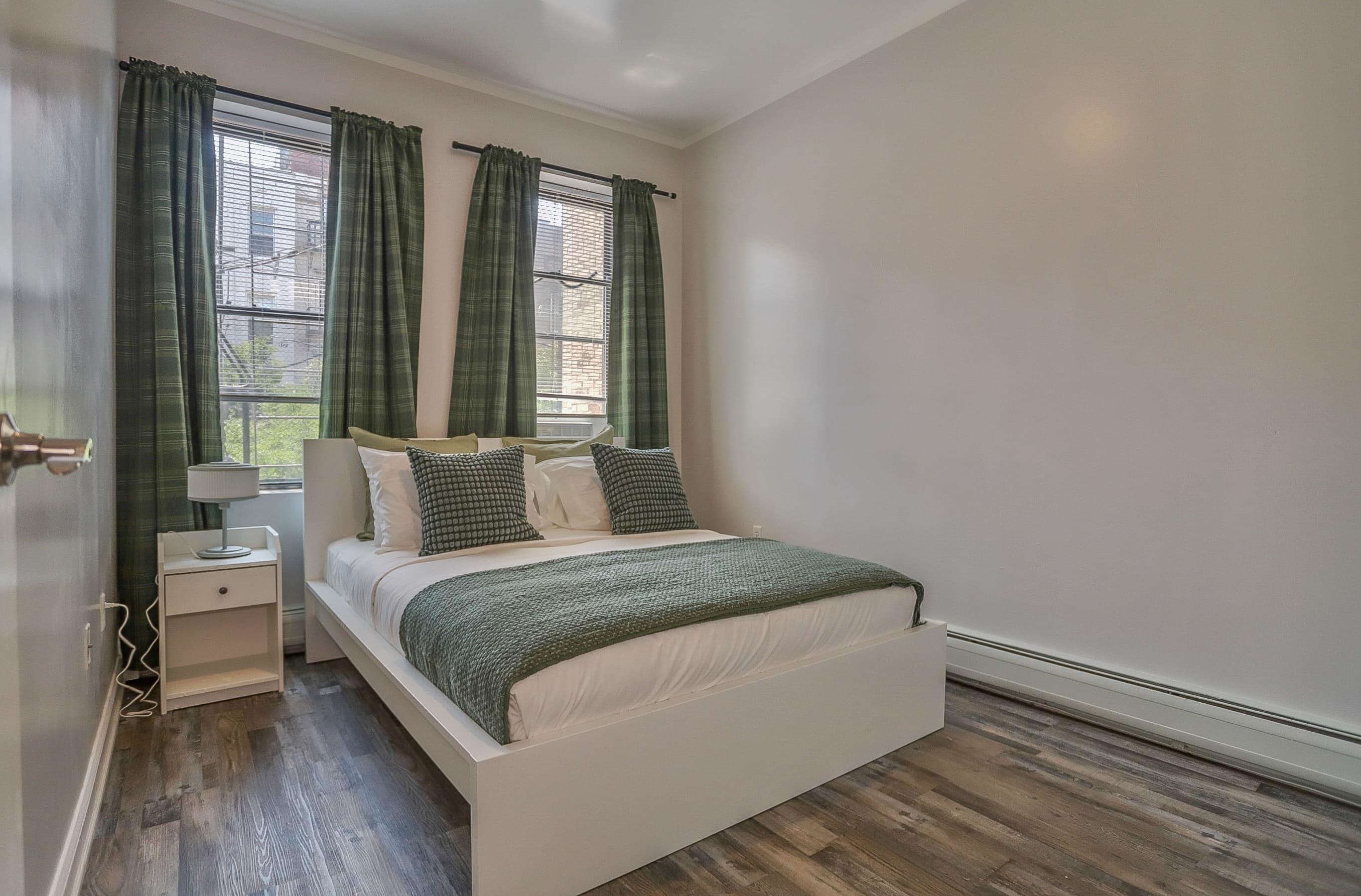 208 48TH ST Unit: 28