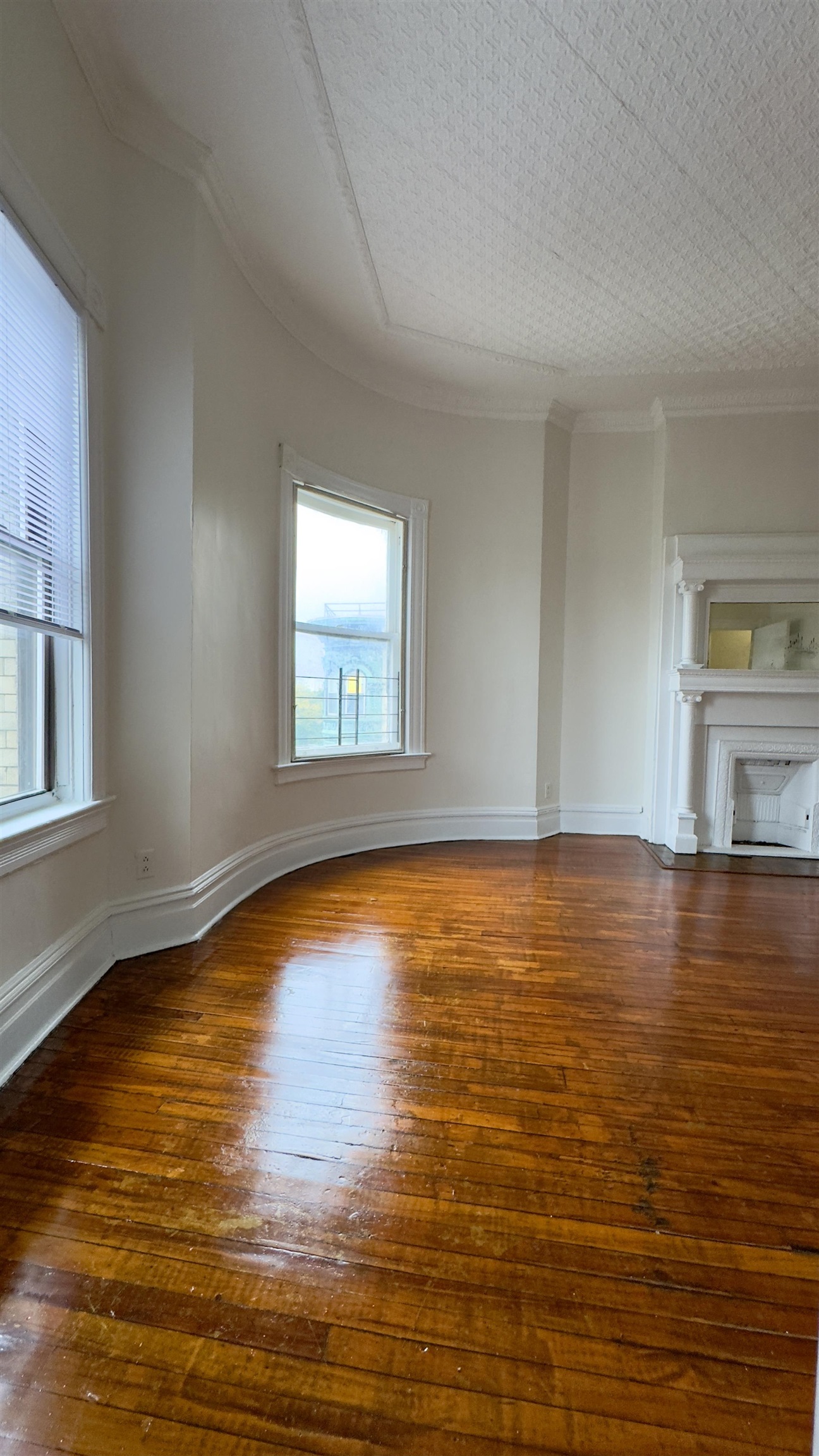 99 LEMBECK AVE Unit: 4