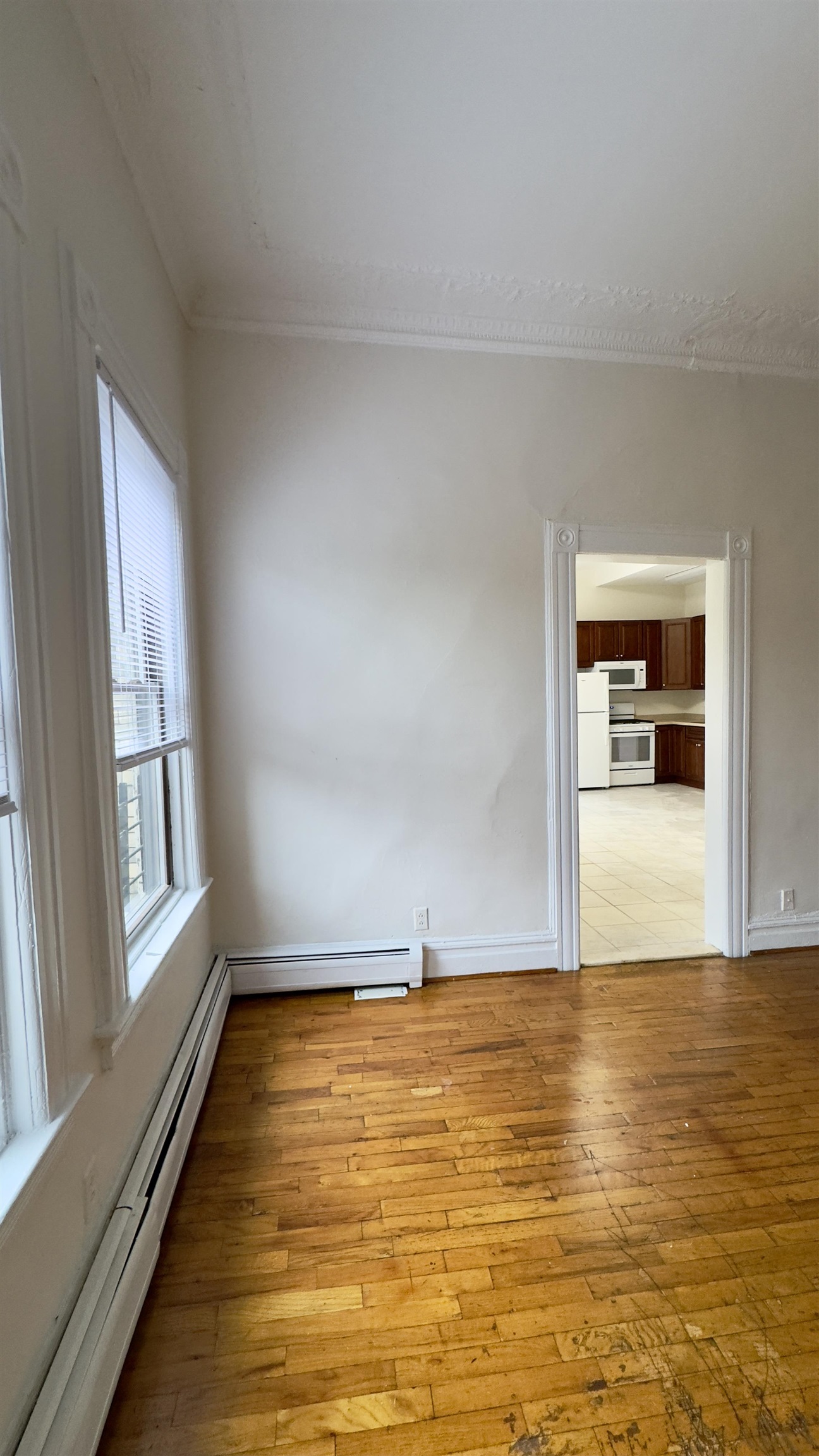 99 LEMBECK AVE Unit: 4