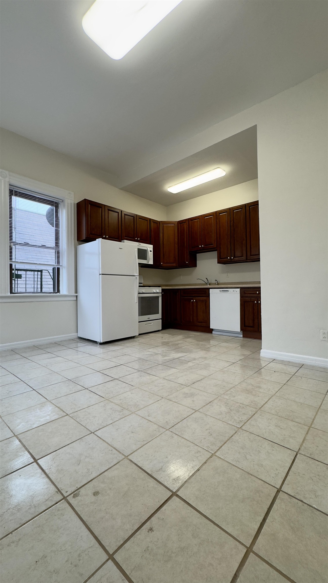 99 LEMBECK AVE Unit: 4