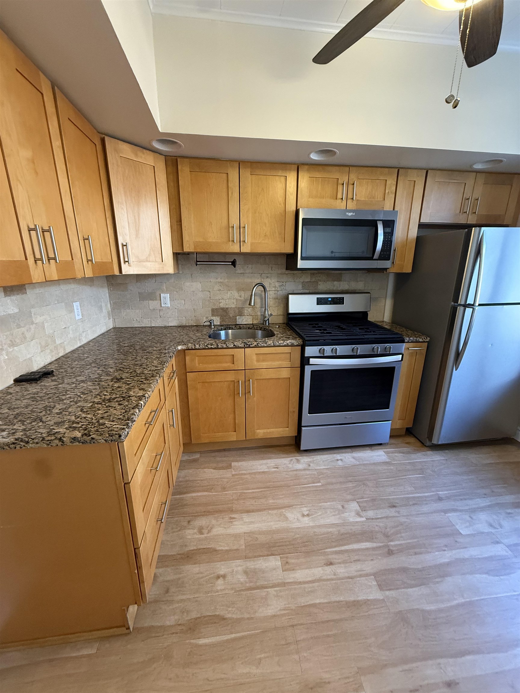 60 LIBERTY PL Unit: 2