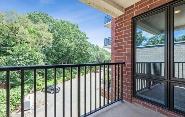 17 MEADOW RD Unit: 210