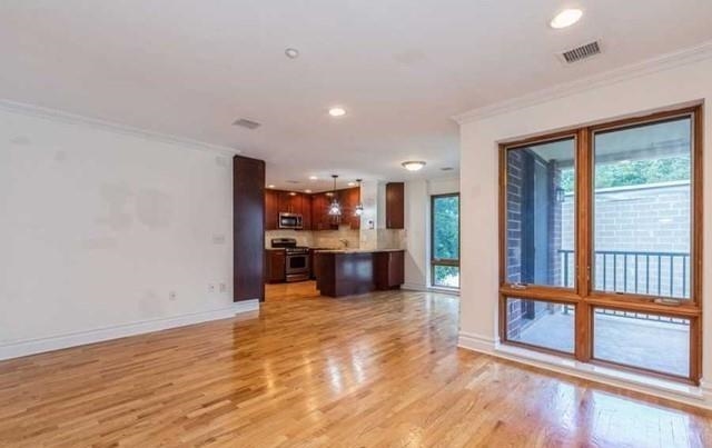17 MEADOW RD Unit: 210