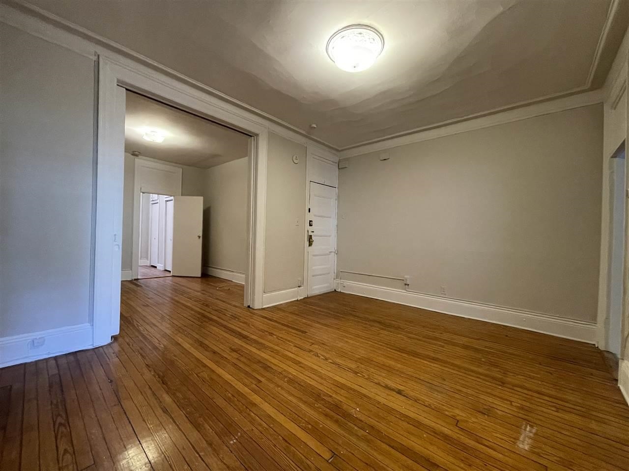 1124 WASHINGTON ST Unit: 4