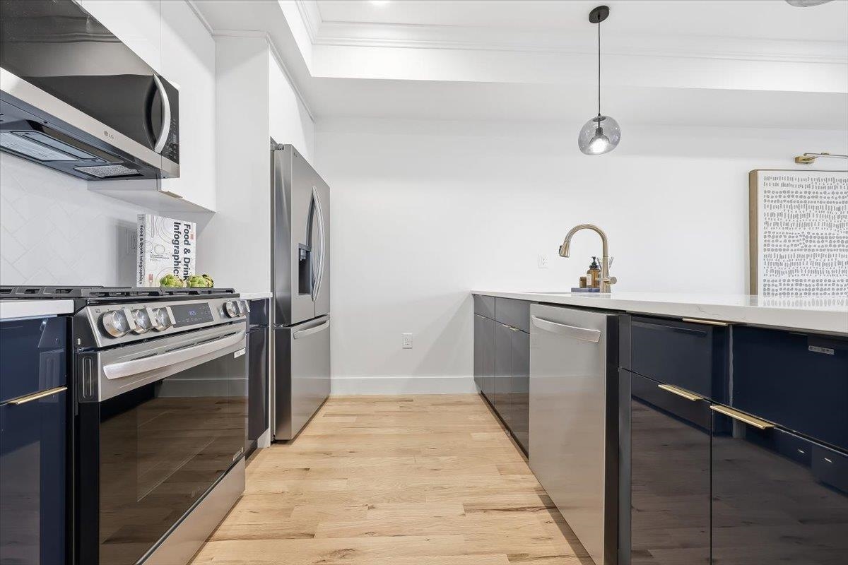 184 CENTRAL AVE Unit: 3A