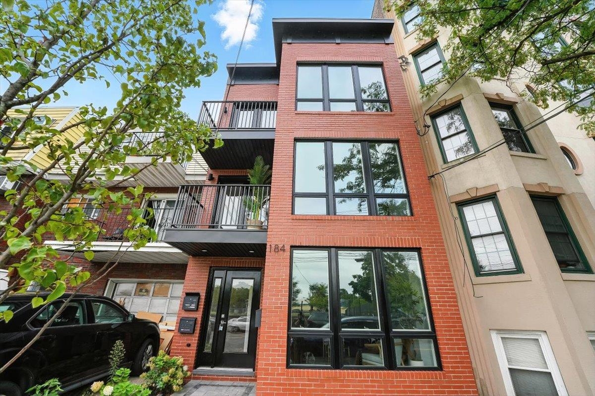 184 CENTRAL AVE Unit: 3A