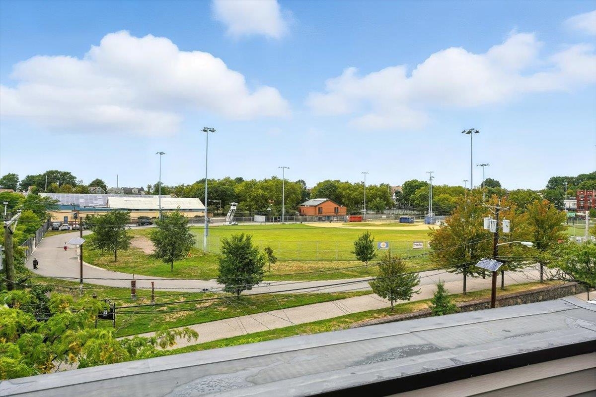 184 CENTRAL AVE Unit: 3A