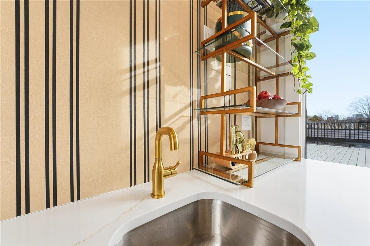 184 CENTRAL AVE Unit: 3A