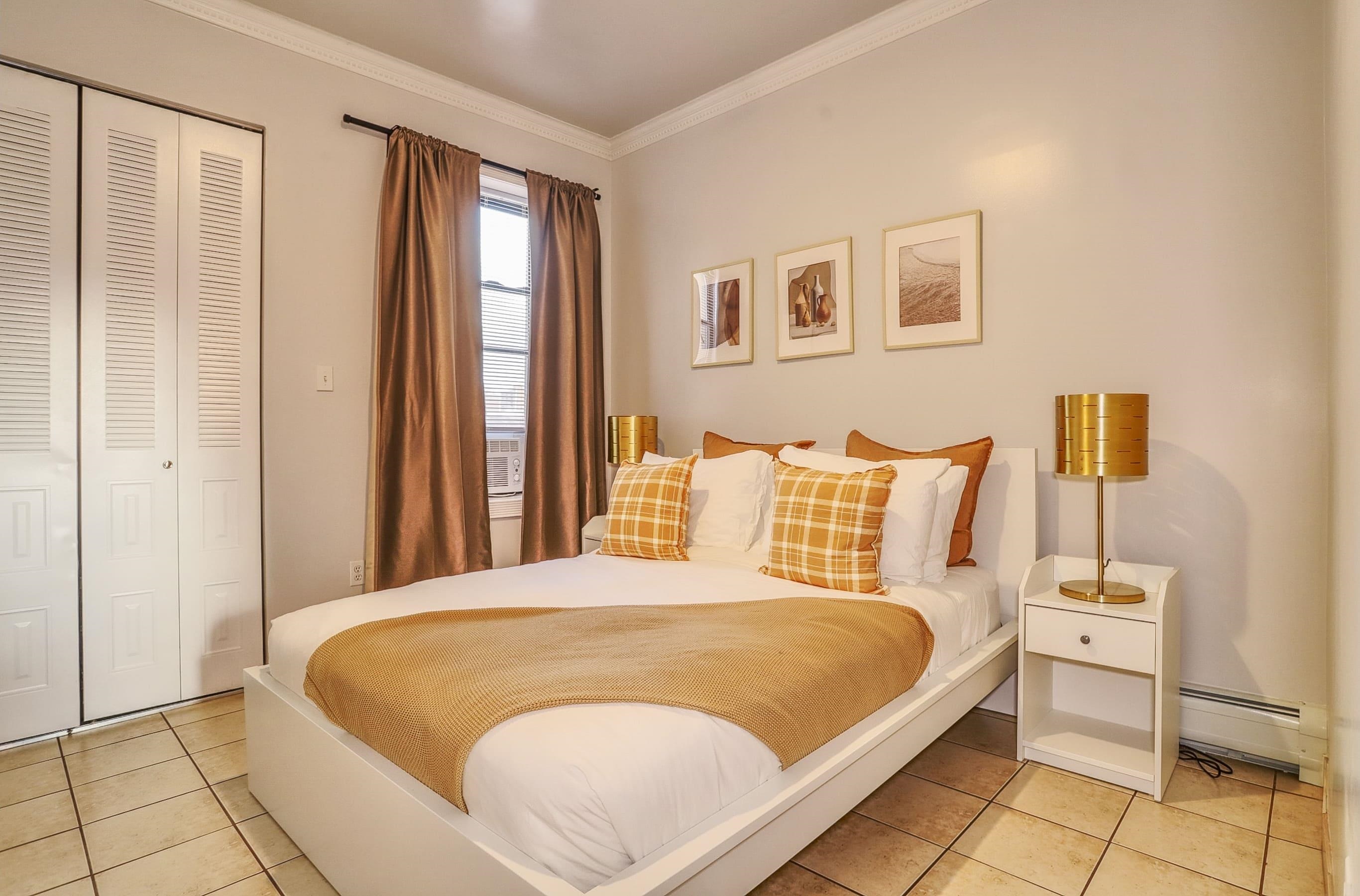 208 48TH ST Unit: 24