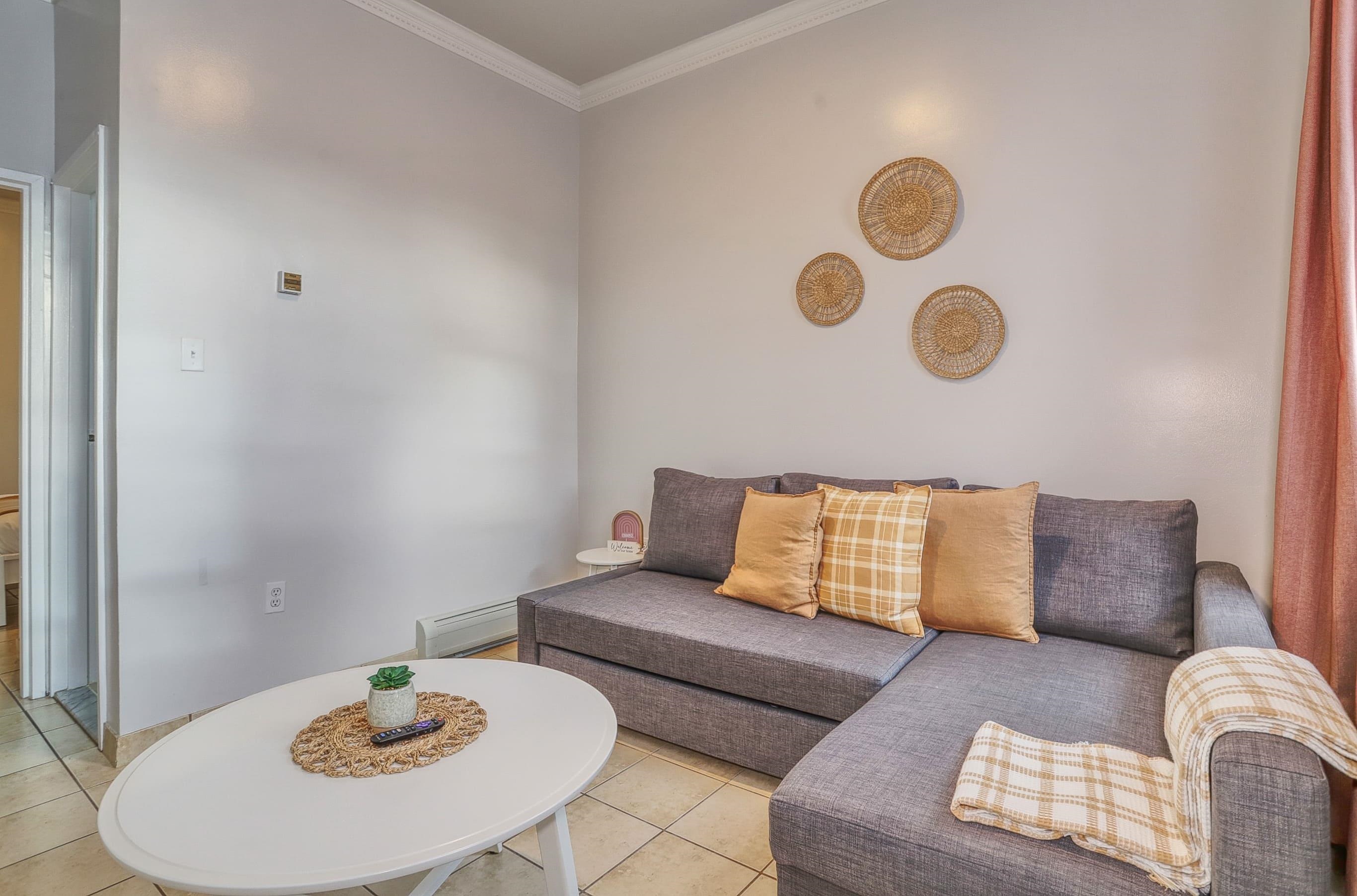 208 48TH ST Unit: 24