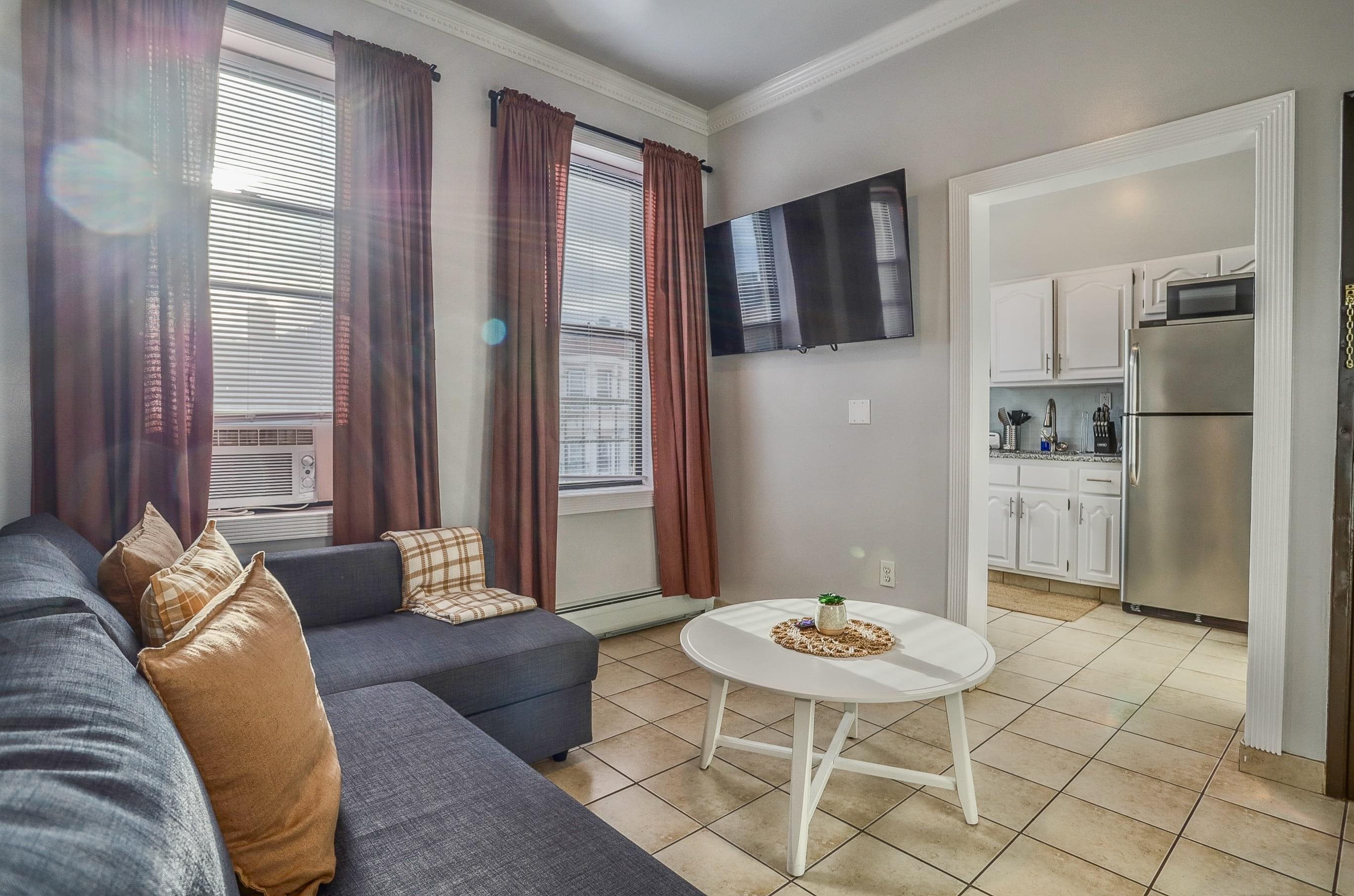 208 48TH ST Unit: 24