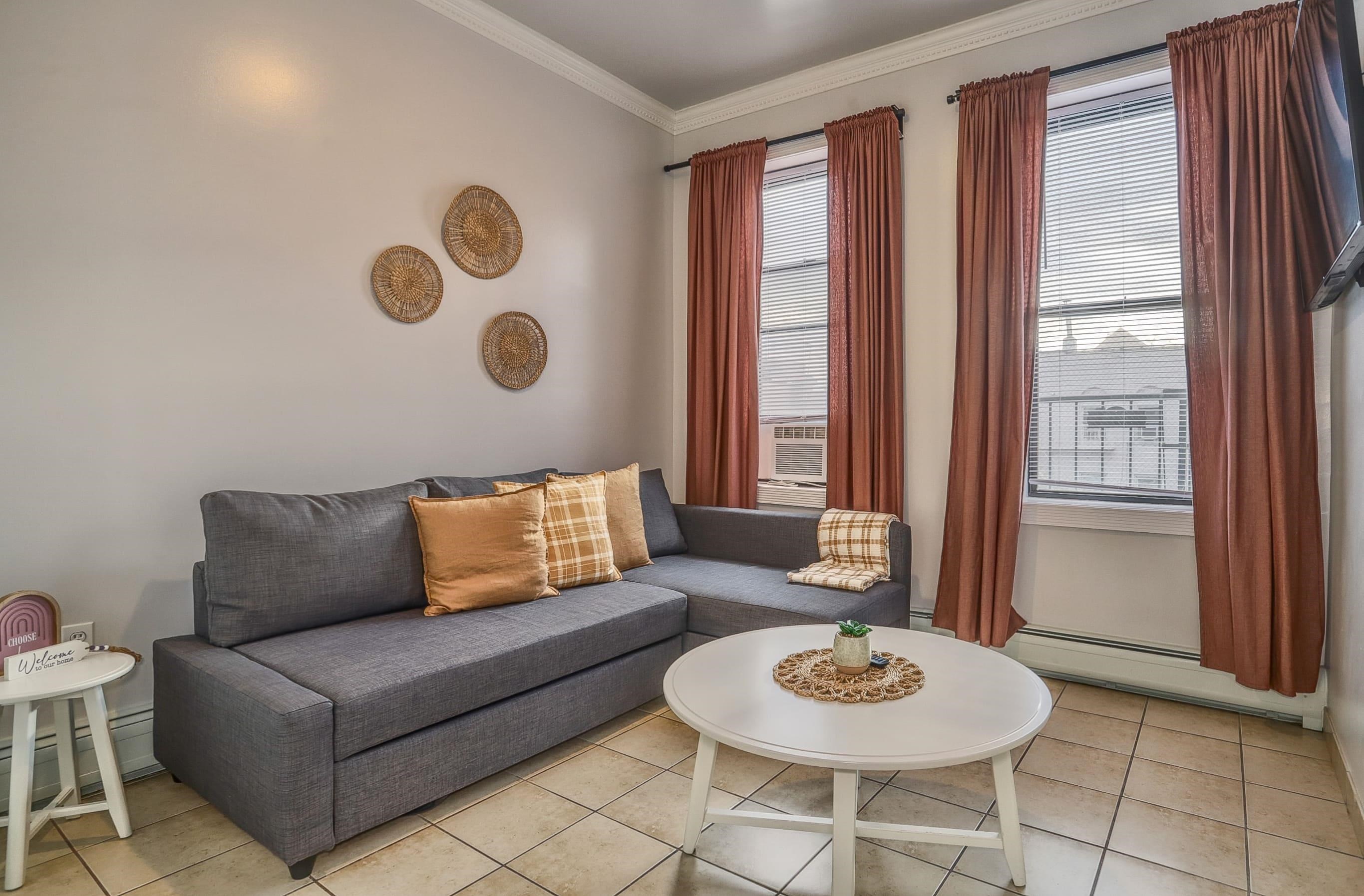 208 48TH ST Unit: 24